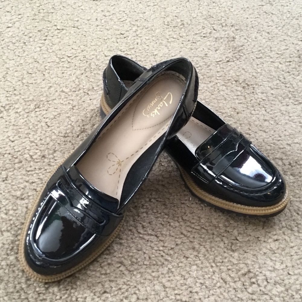 Clarks Classic Women's Preppy Black Patent Loafers